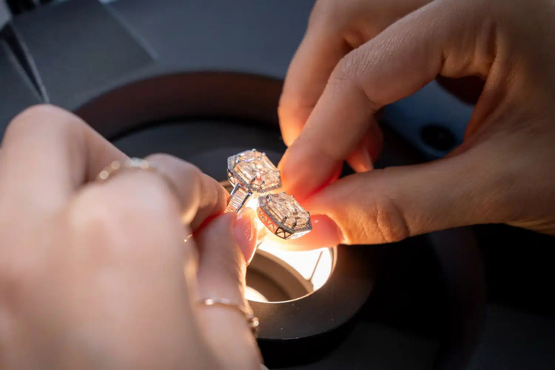 How do lab grown engagement rings compare to those made with mined diamonds?