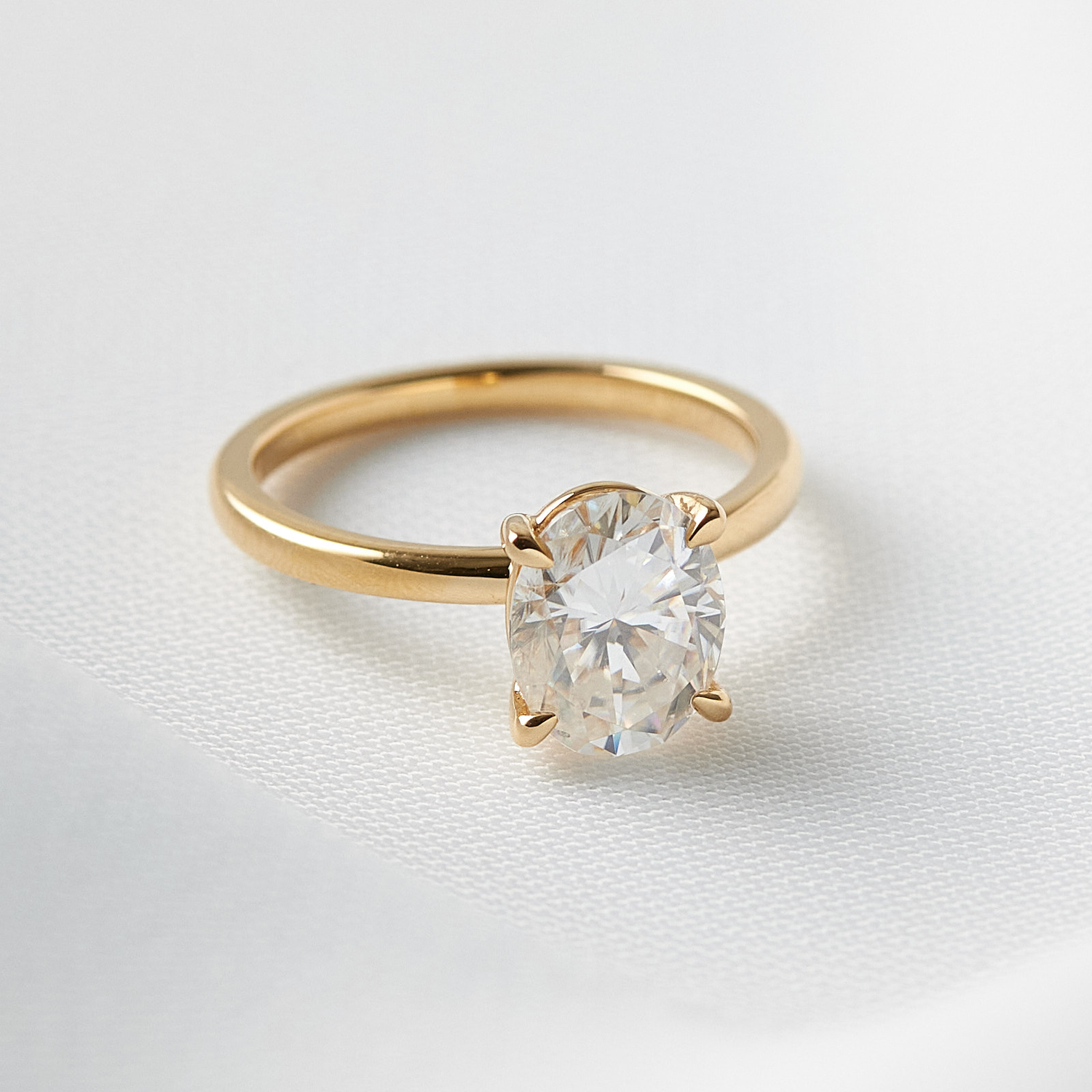 Oval - Moissanite Engagement Rings