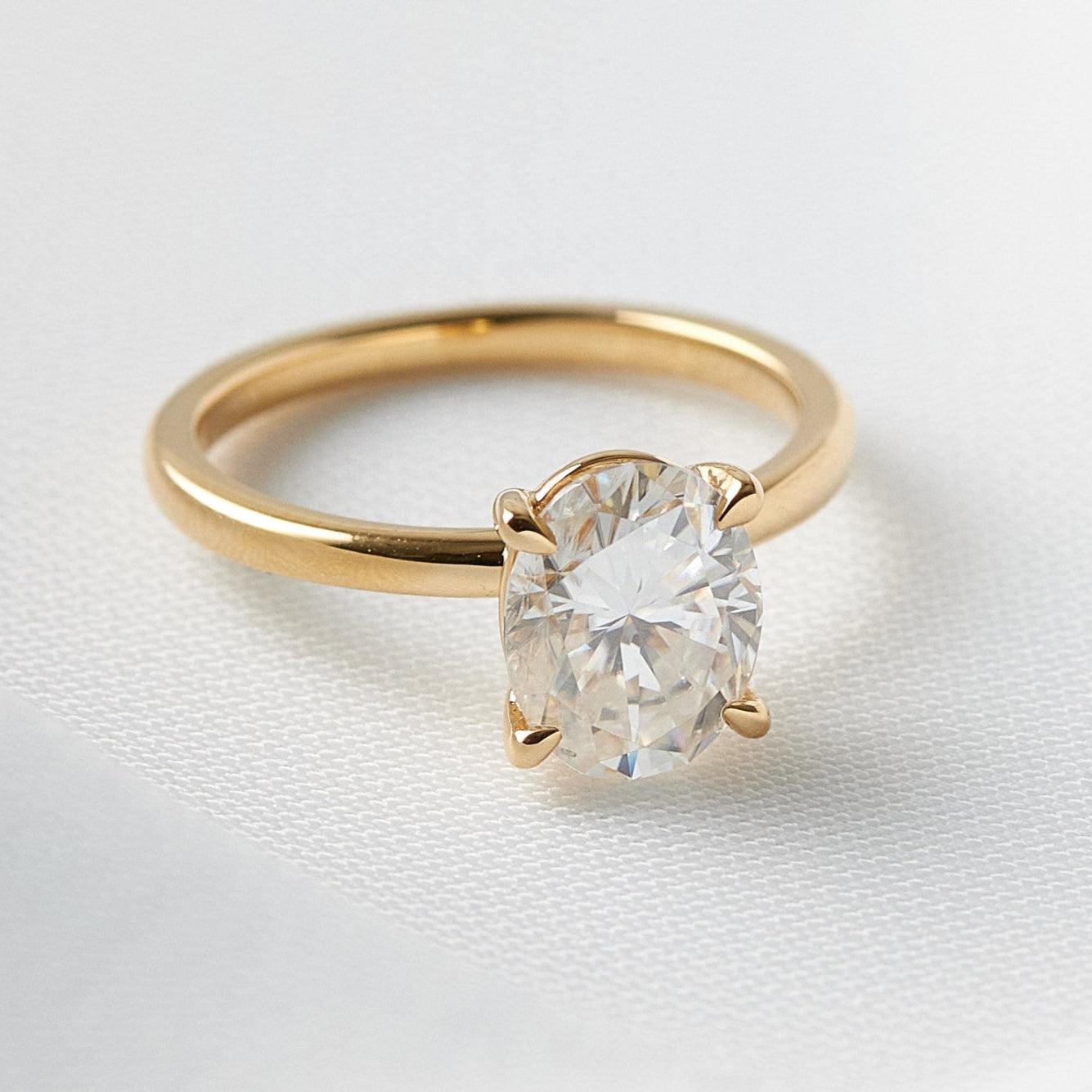 Oval Solitaire Diamond Engagement Ring - Moissanite Engagement Rings